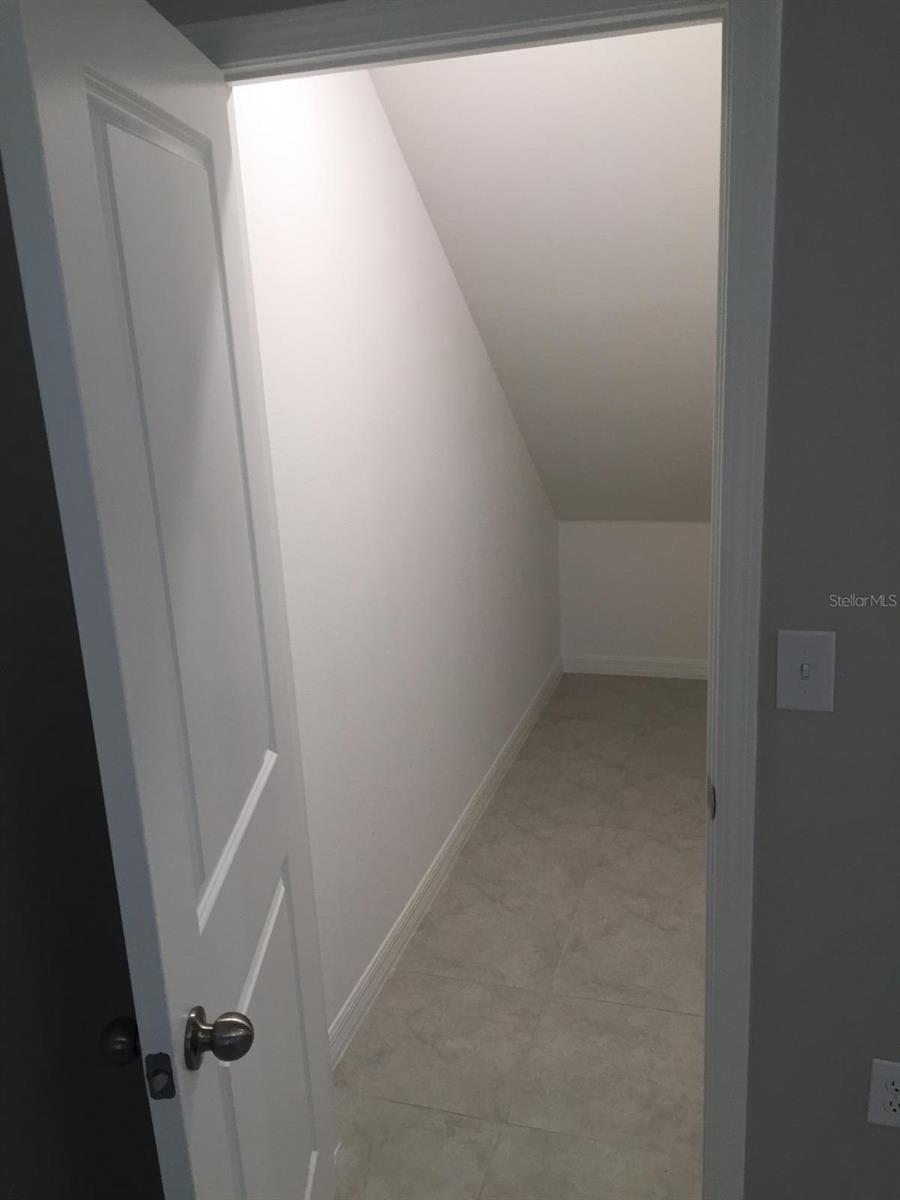 9618 PEMBROOKE PINES DR, SUN CITY CENTER, FL, 33573