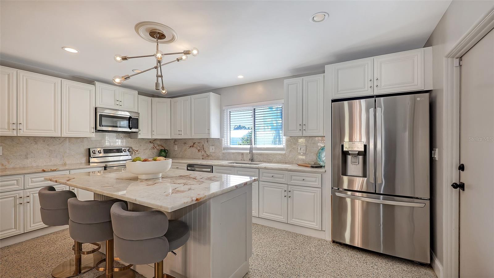 2525 HIBISCUS ST, SARASOTA, FL, 34239