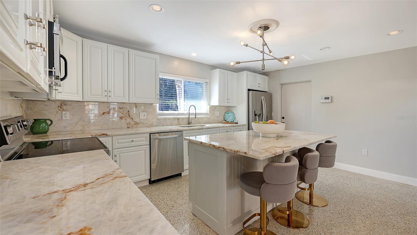 2525 HIBISCUS ST, SARASOTA, FL, 34239