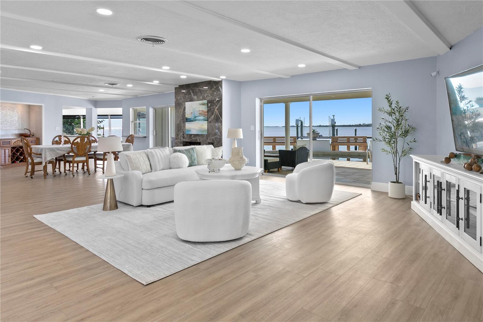 TB8447883 Property Photo