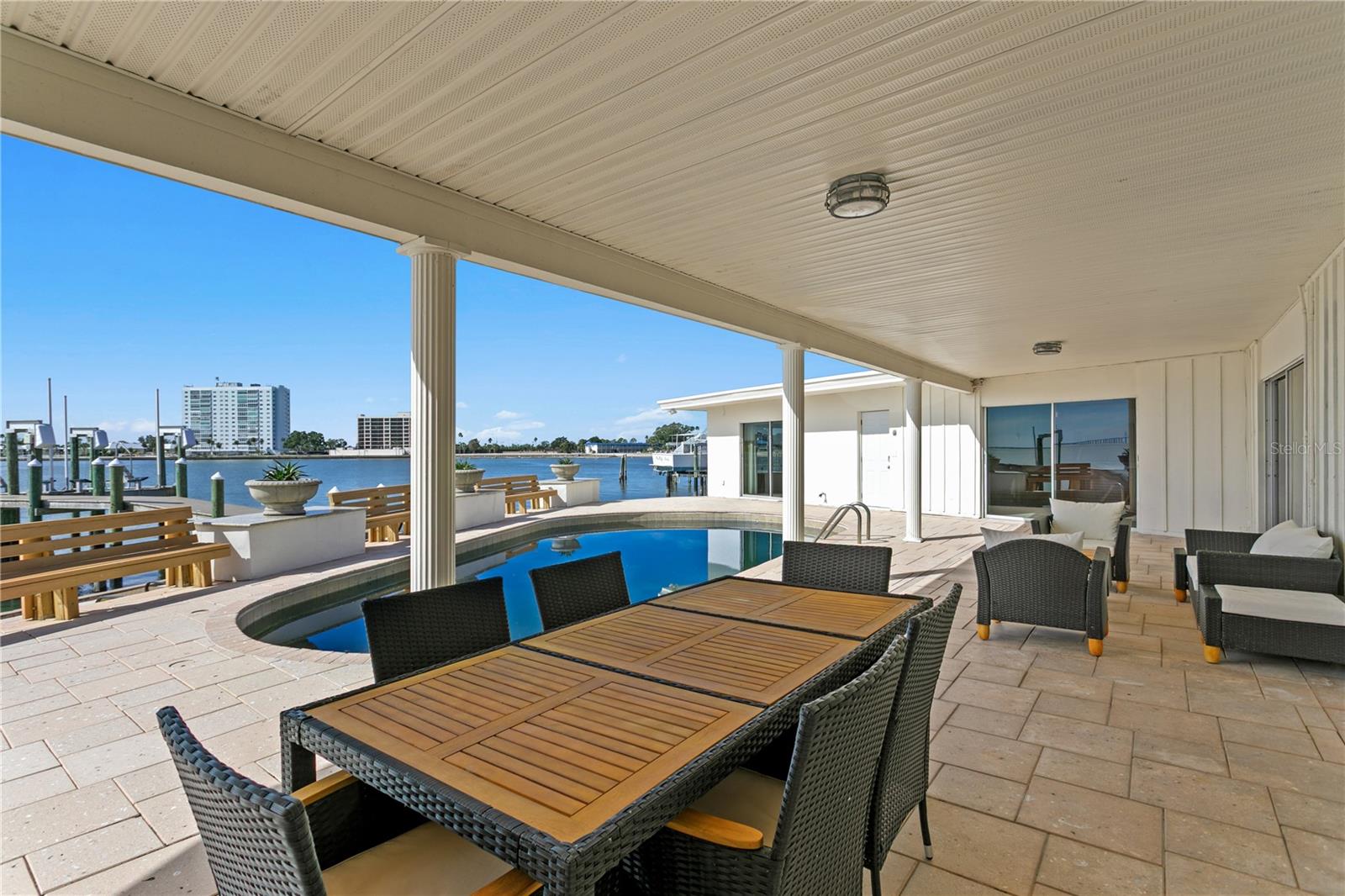 TB8447883 Property Photo