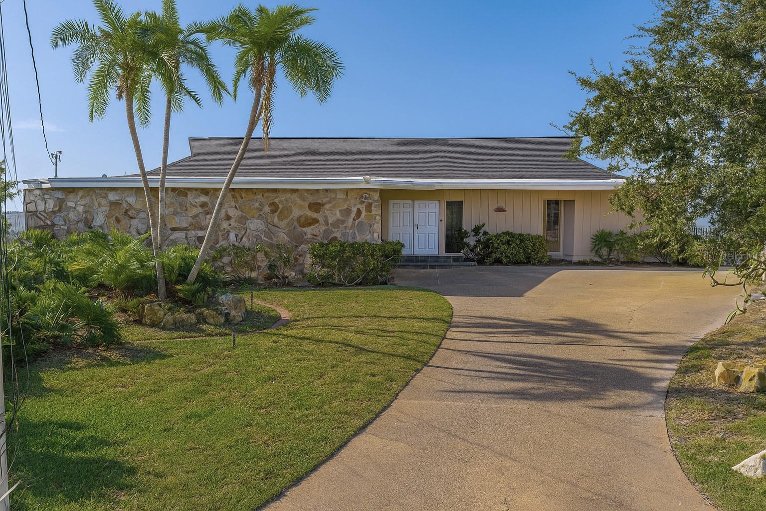 TB8447883 Property Photo