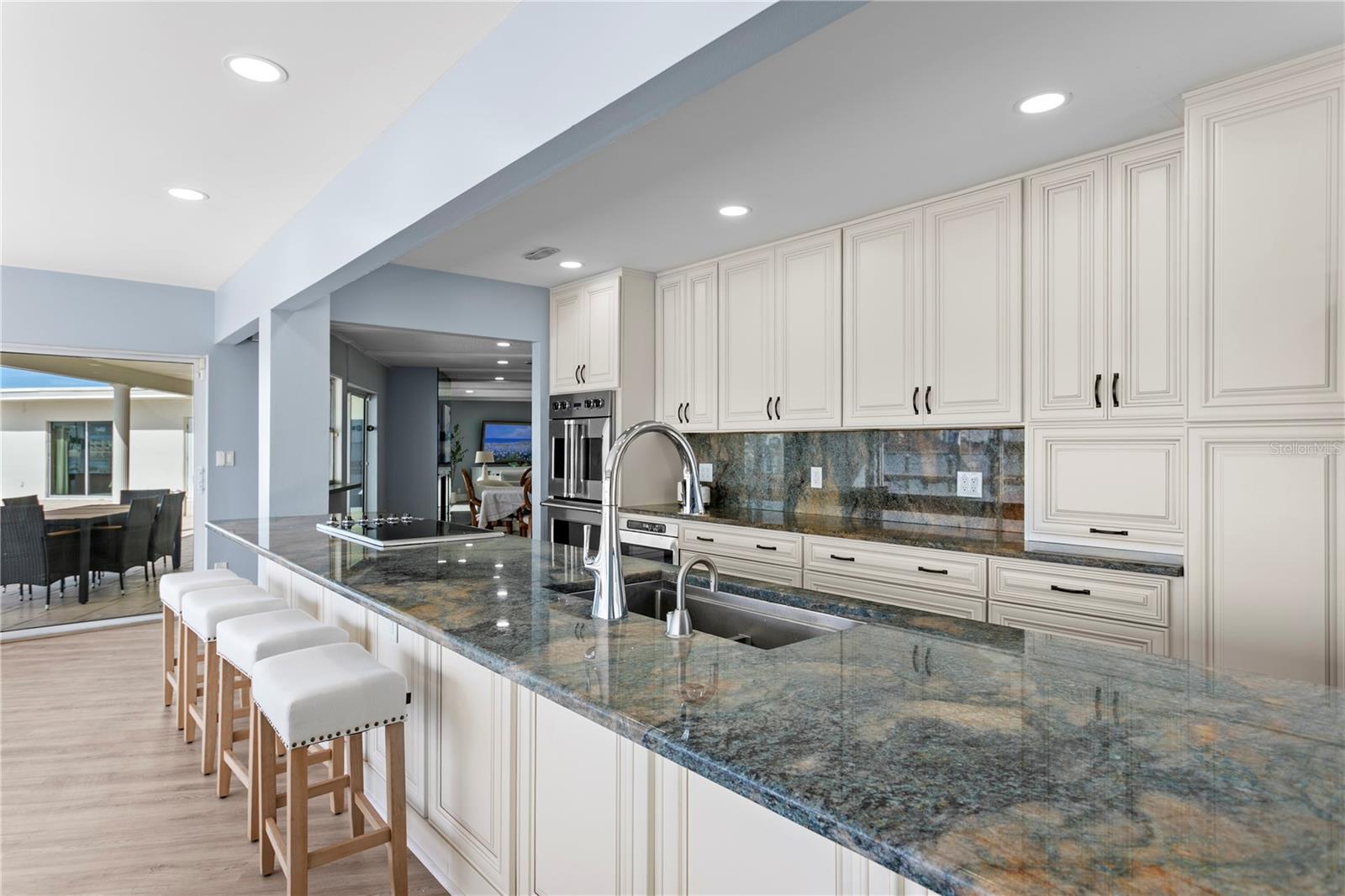 TB8447883 Property Photo