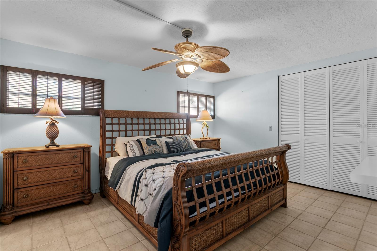 TB8447883 Property Photo