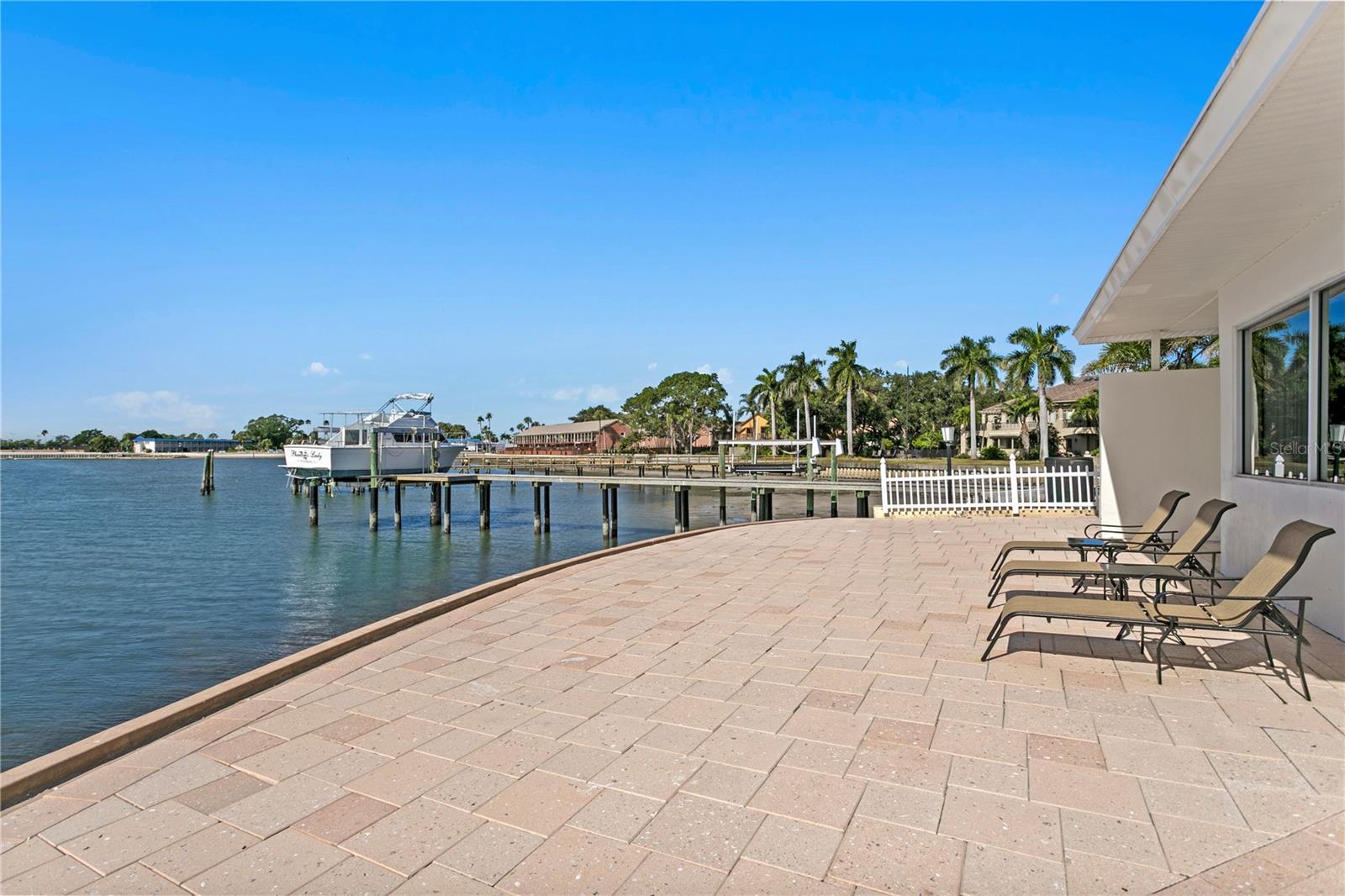 TB8447883 Property Photo