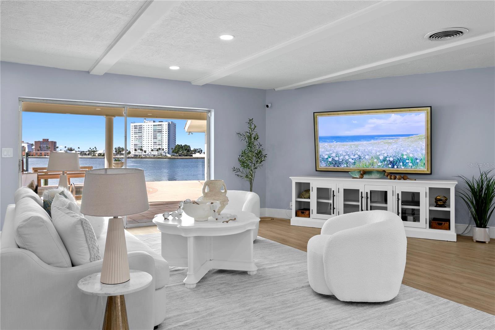 TB8447883 Property Photo