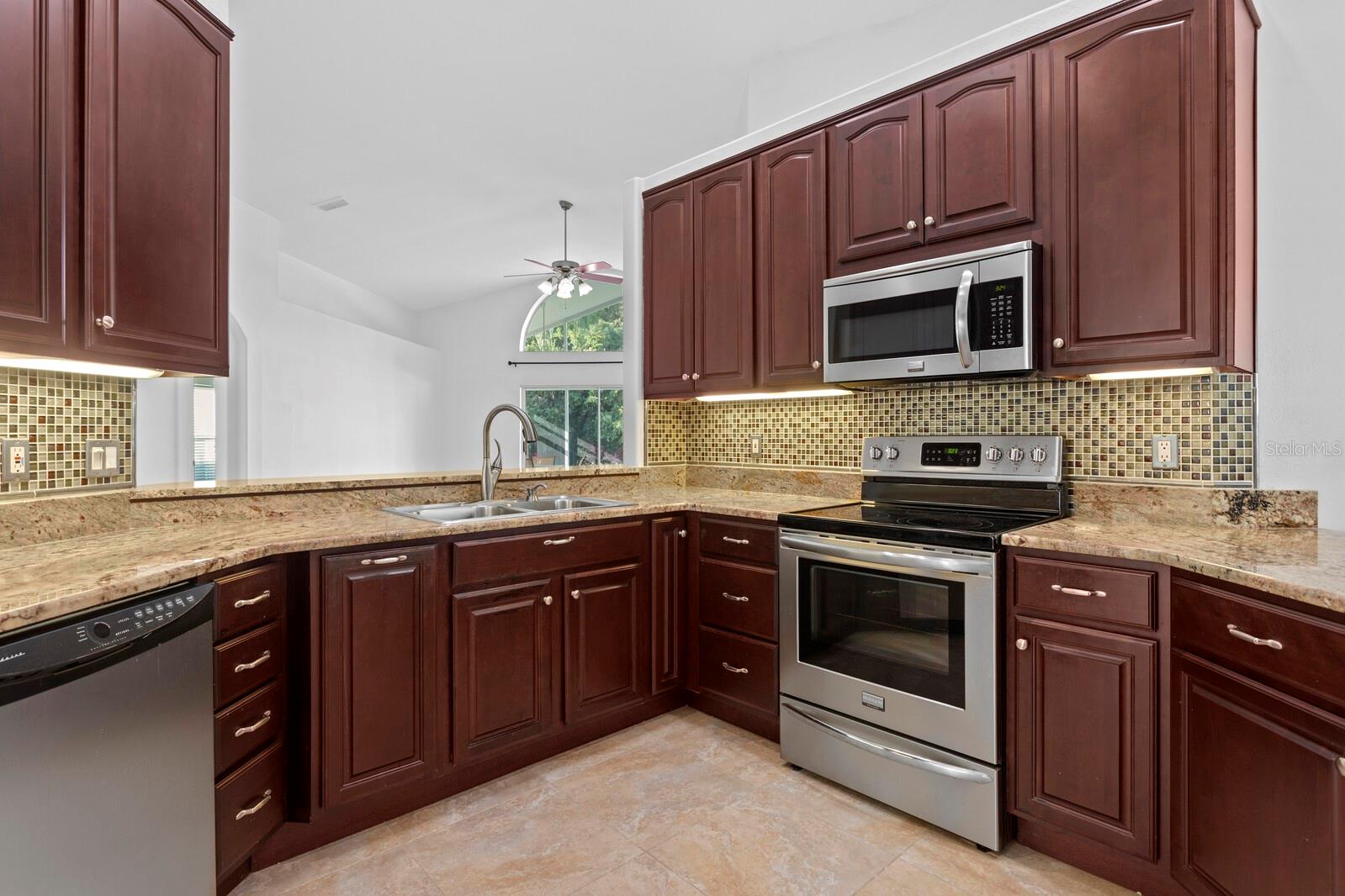 29321 YARROW DR, WESLEY CHAPEL, FL, 33543