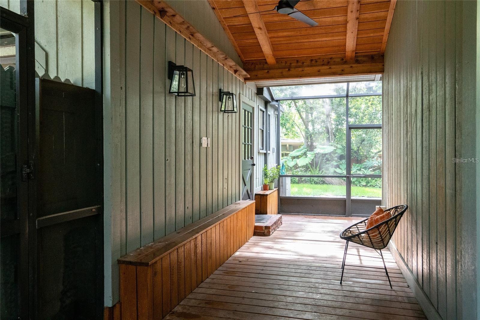 8303 N RIVER OAKS CT, TAMPA, FL, 33617