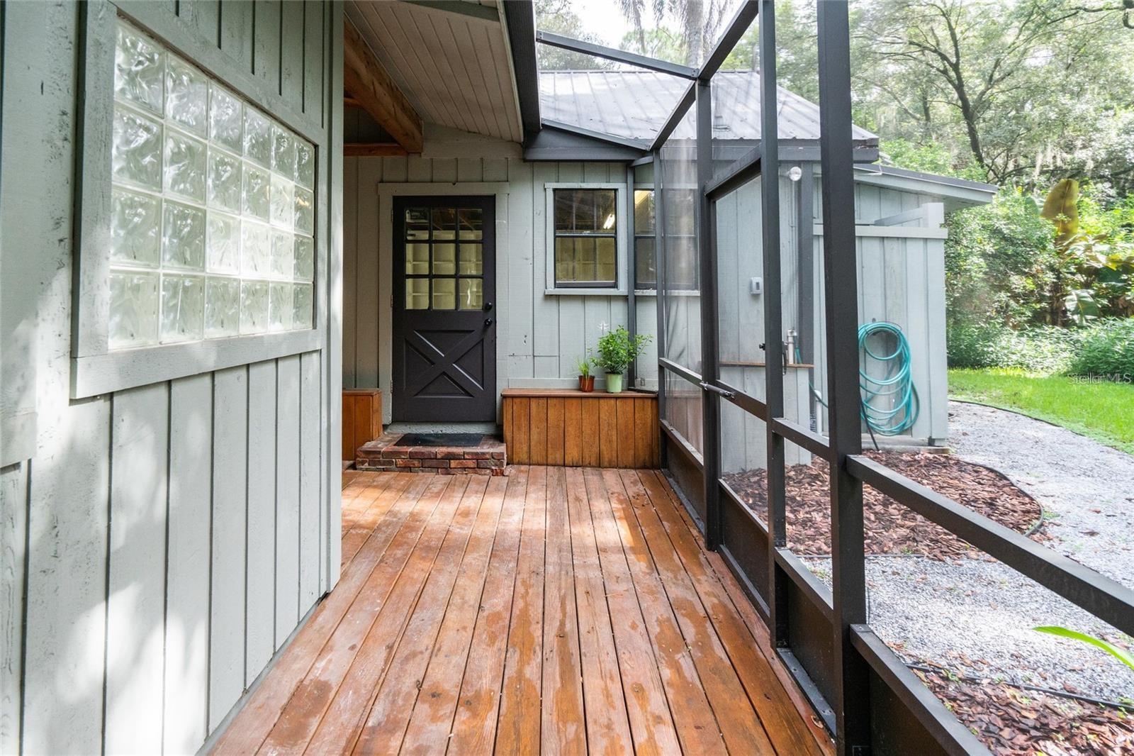 8303 N RIVER OAKS CT, TAMPA, FL, 33617