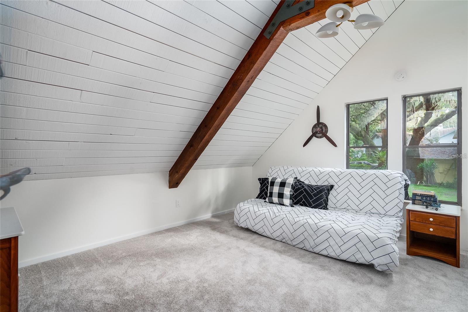 8303 N RIVER OAKS CT, TAMPA, FL, 33617