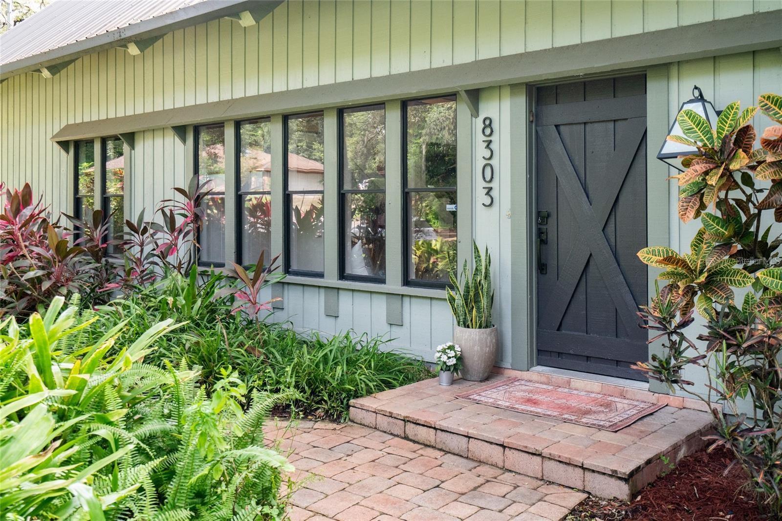 8303 N RIVER OAKS CT, TAMPA, FL, 33617