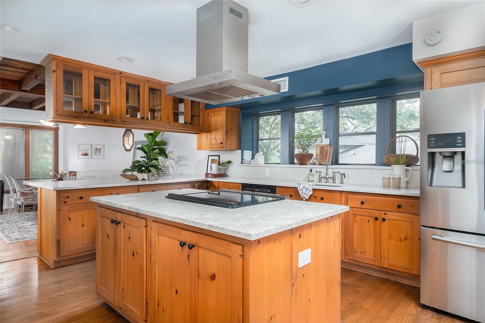 8303 N RIVER OAKS CT, TAMPA, FL, 33617