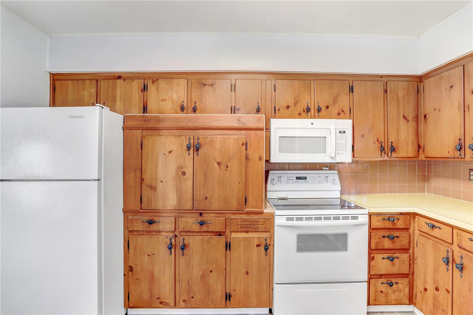 6823 OAK HILL DR, NEW PORT RICHEY, FL, 34653