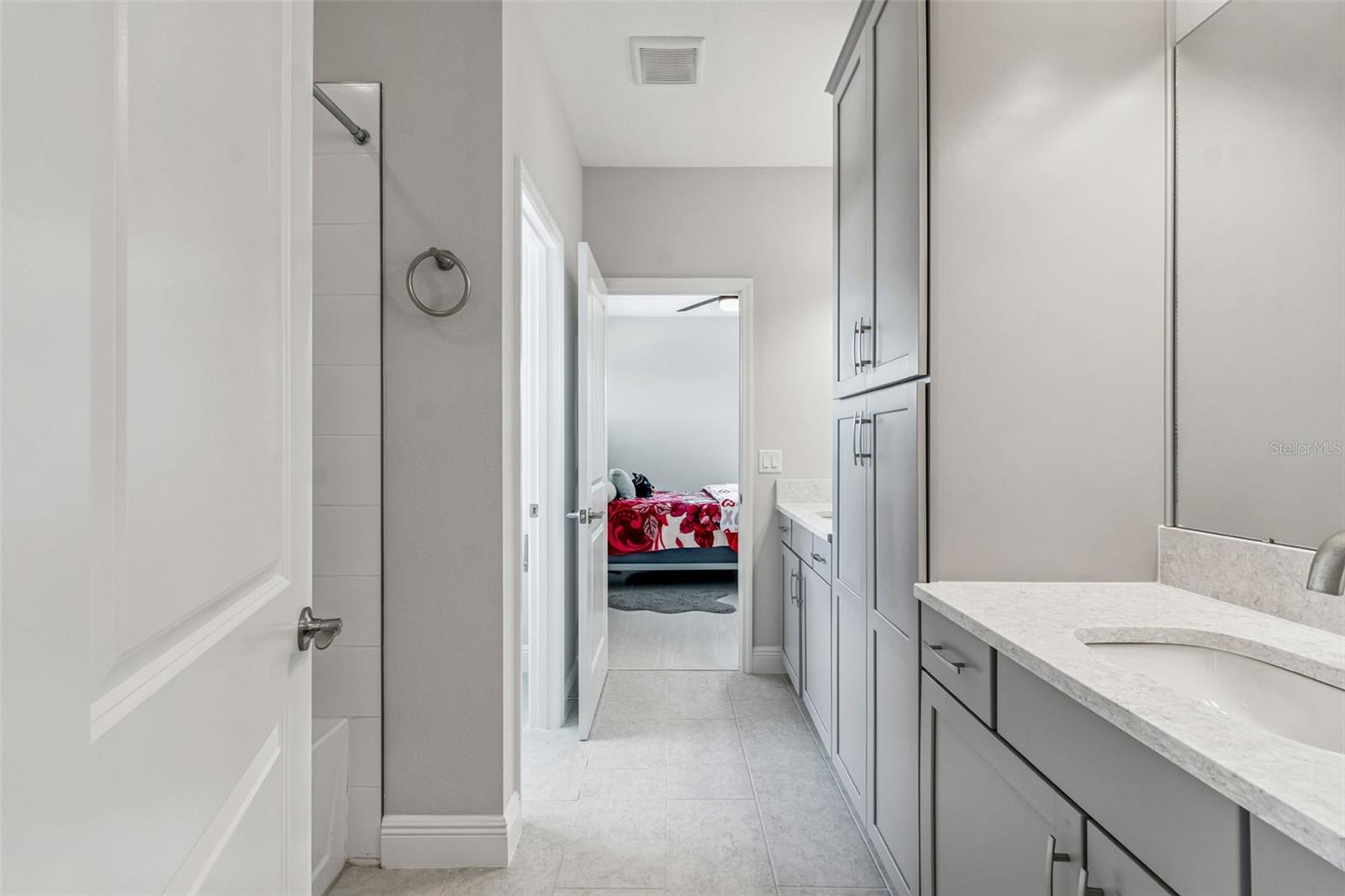 jack-n-jill bathroom