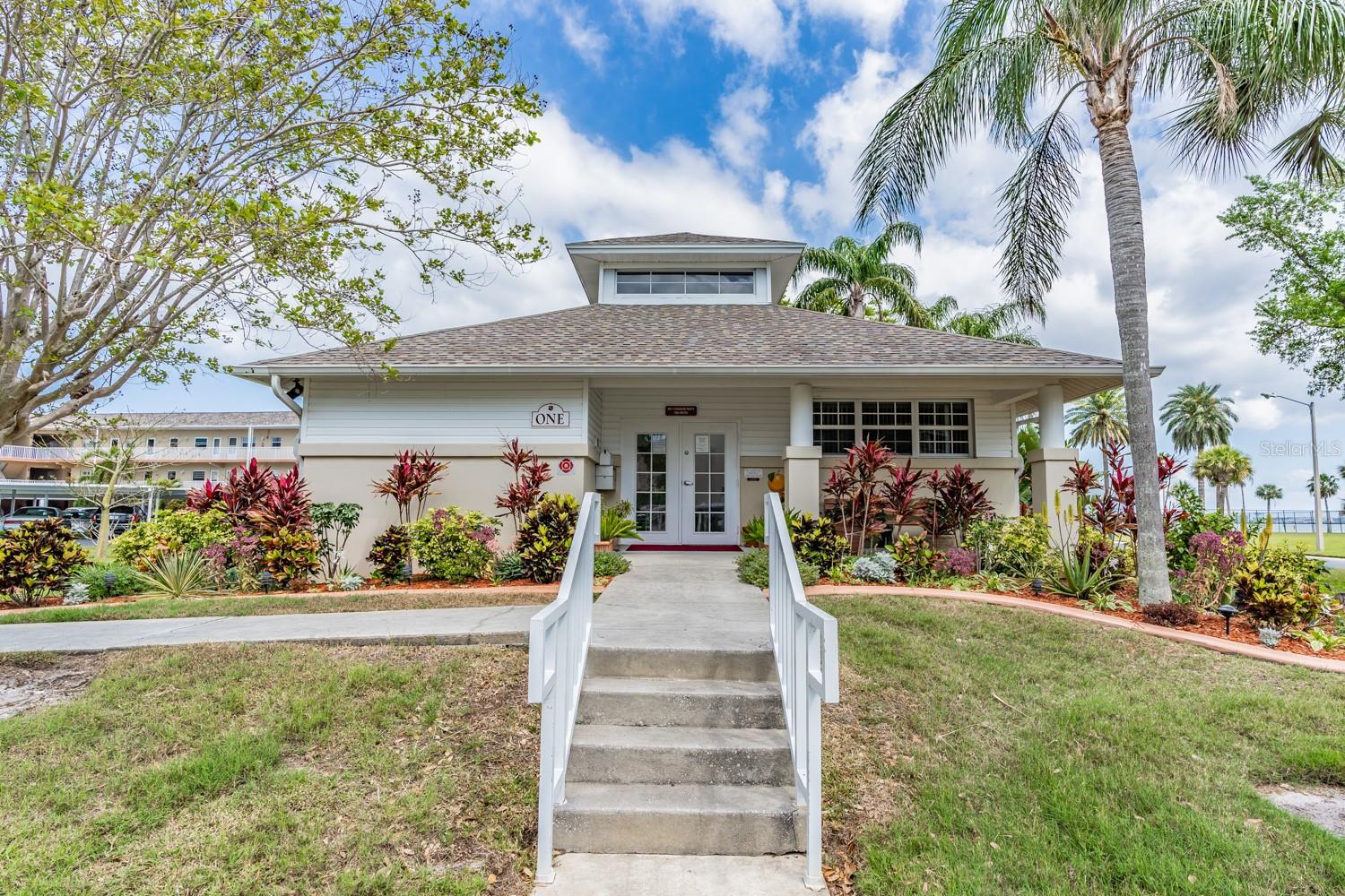 9 HAIG PL #104, DUNEDIN, FL, 34698