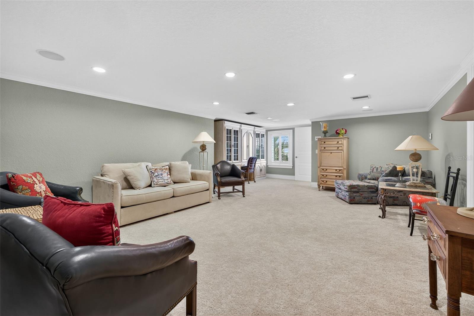 TB8448007 Property Photo