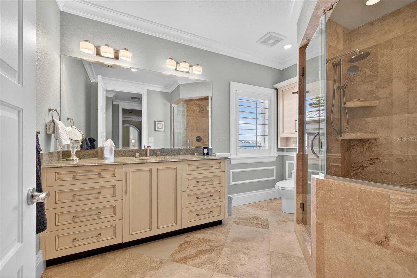 TB8448007 Property Photo