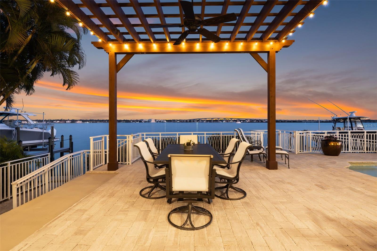 TB8448007 Property Photo