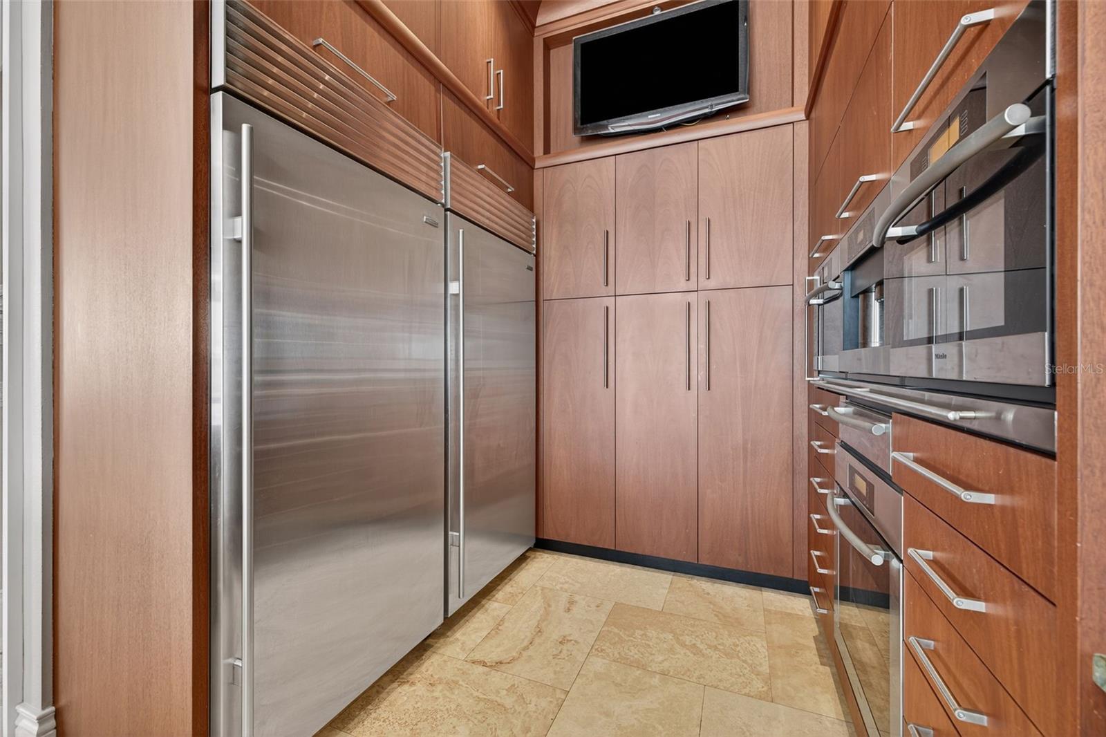 TB8448007 Property Photo