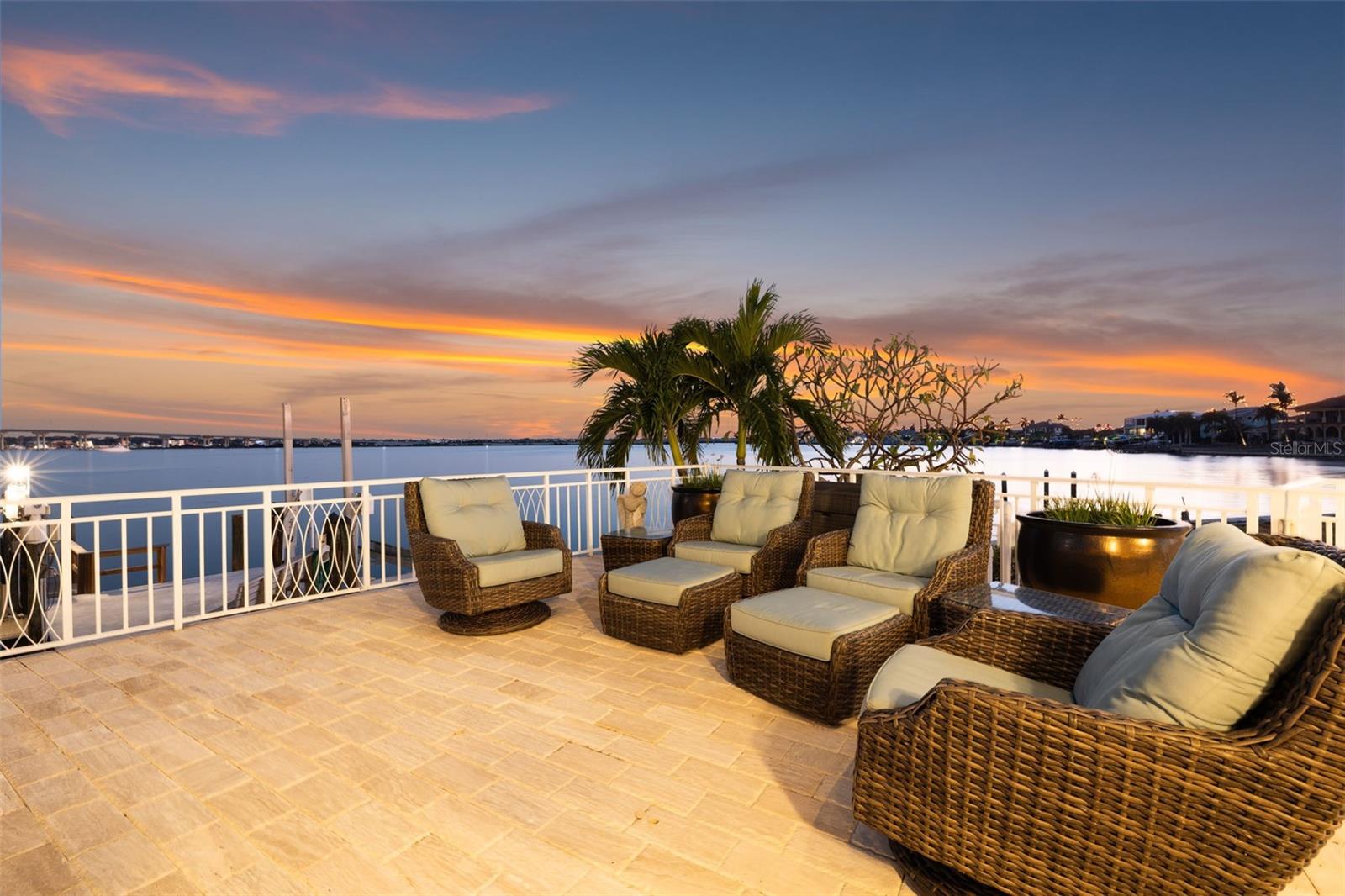 TB8448007 Property Photo