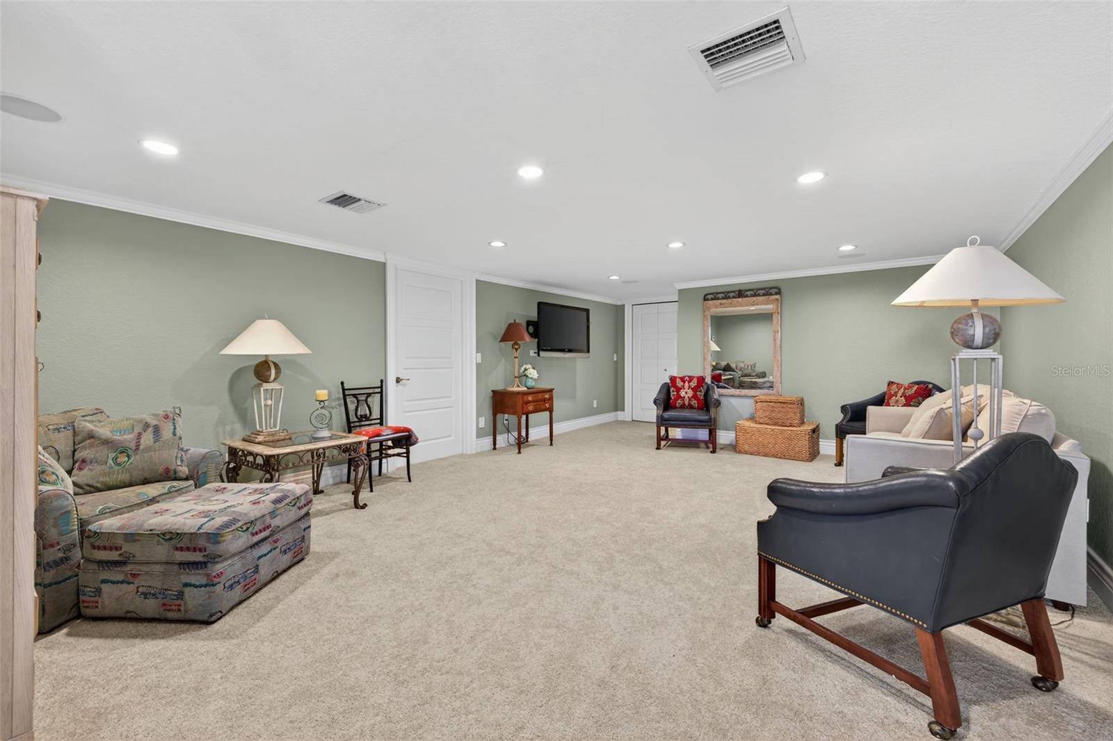 TB8448007 Property Photo