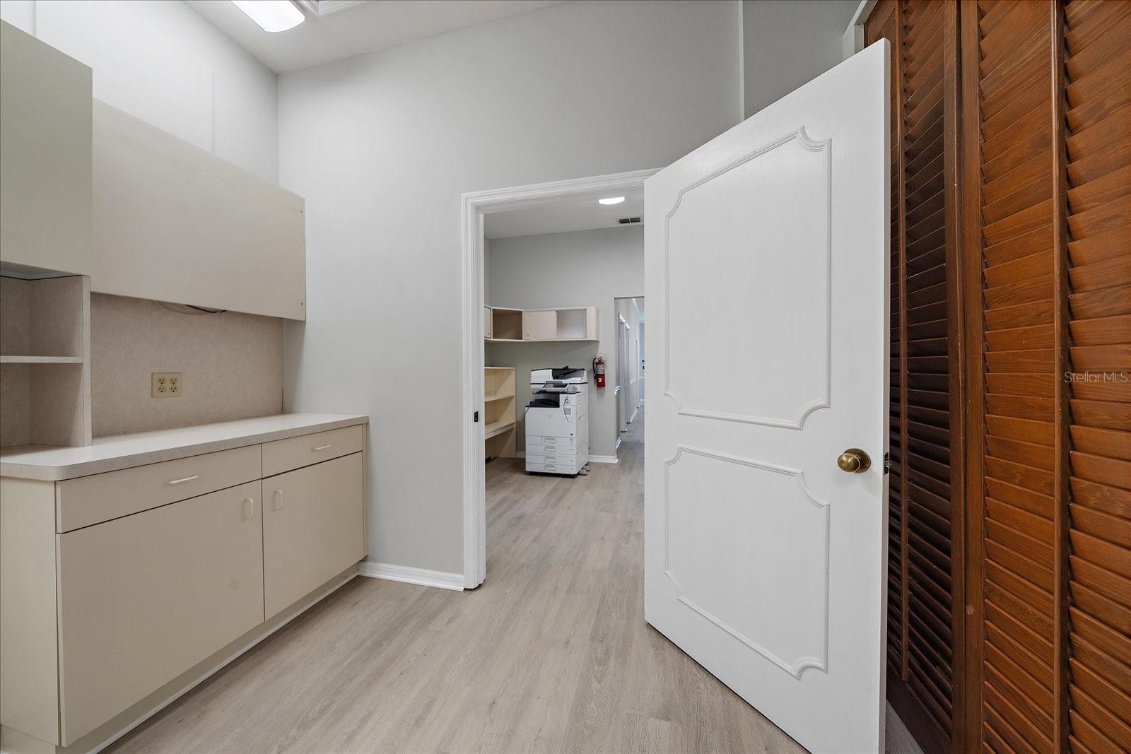 3900 CLARK RD #5, SARASOTA, FL, 34233