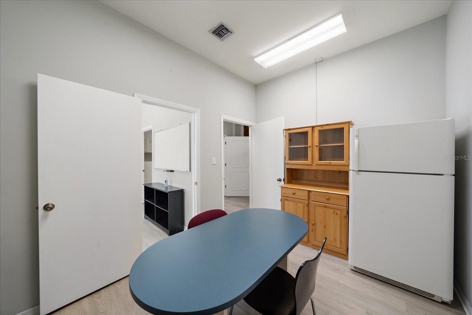 3900 CLARK RD #5, SARASOTA, FL, 34233