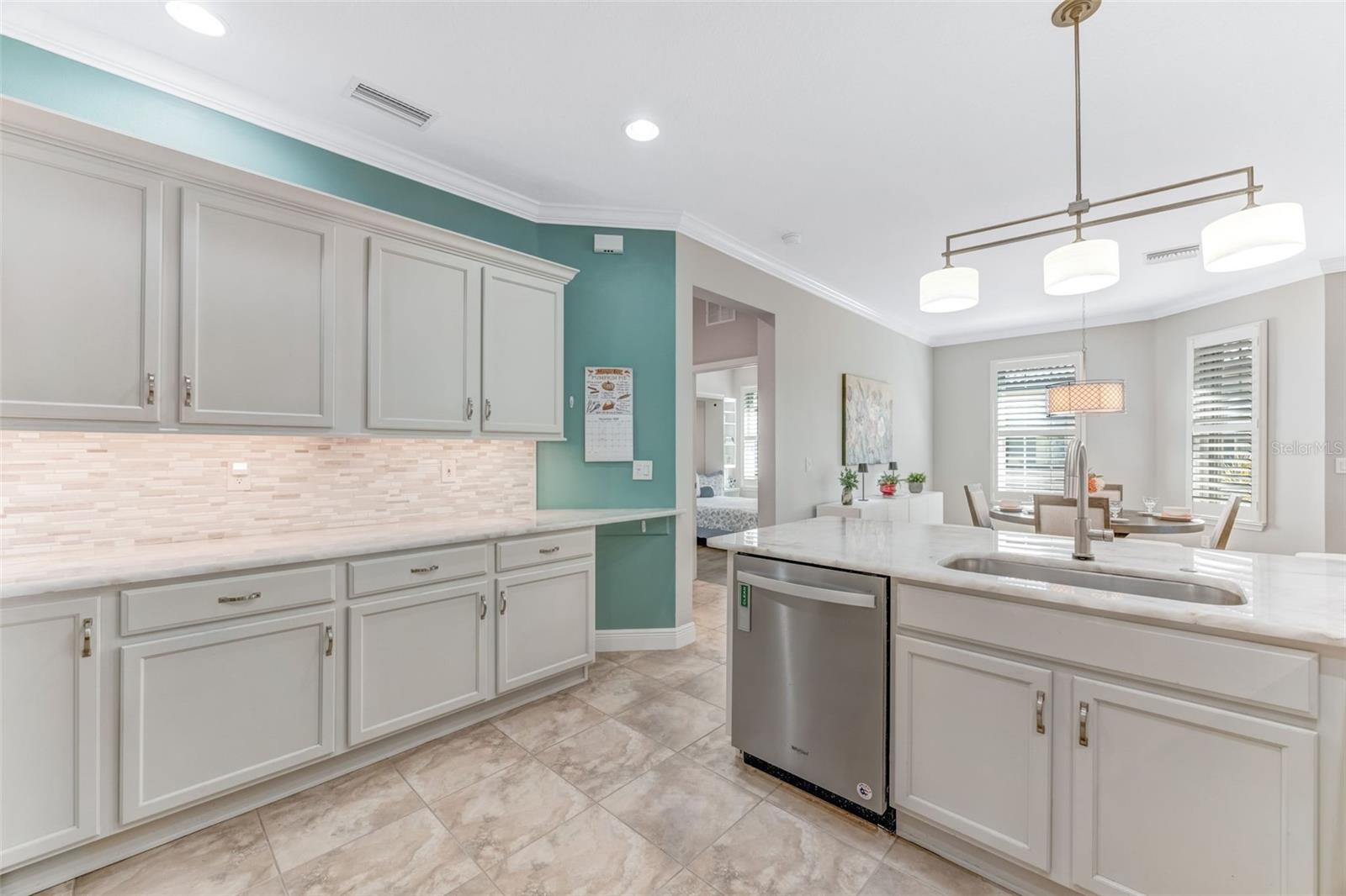 5438 SUNSET FALLS DR, APOLLO BEACH, FL, 33572