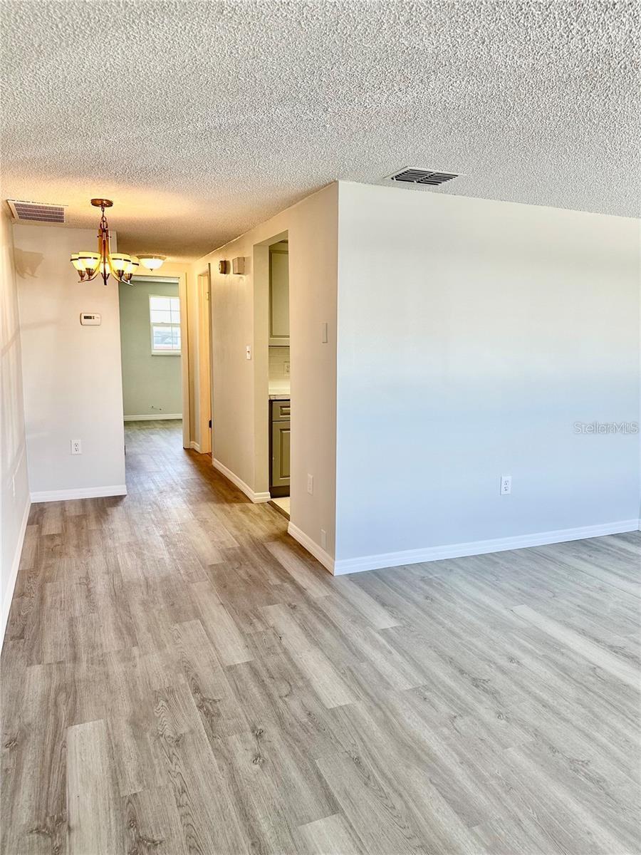 W7880728 Property Photo