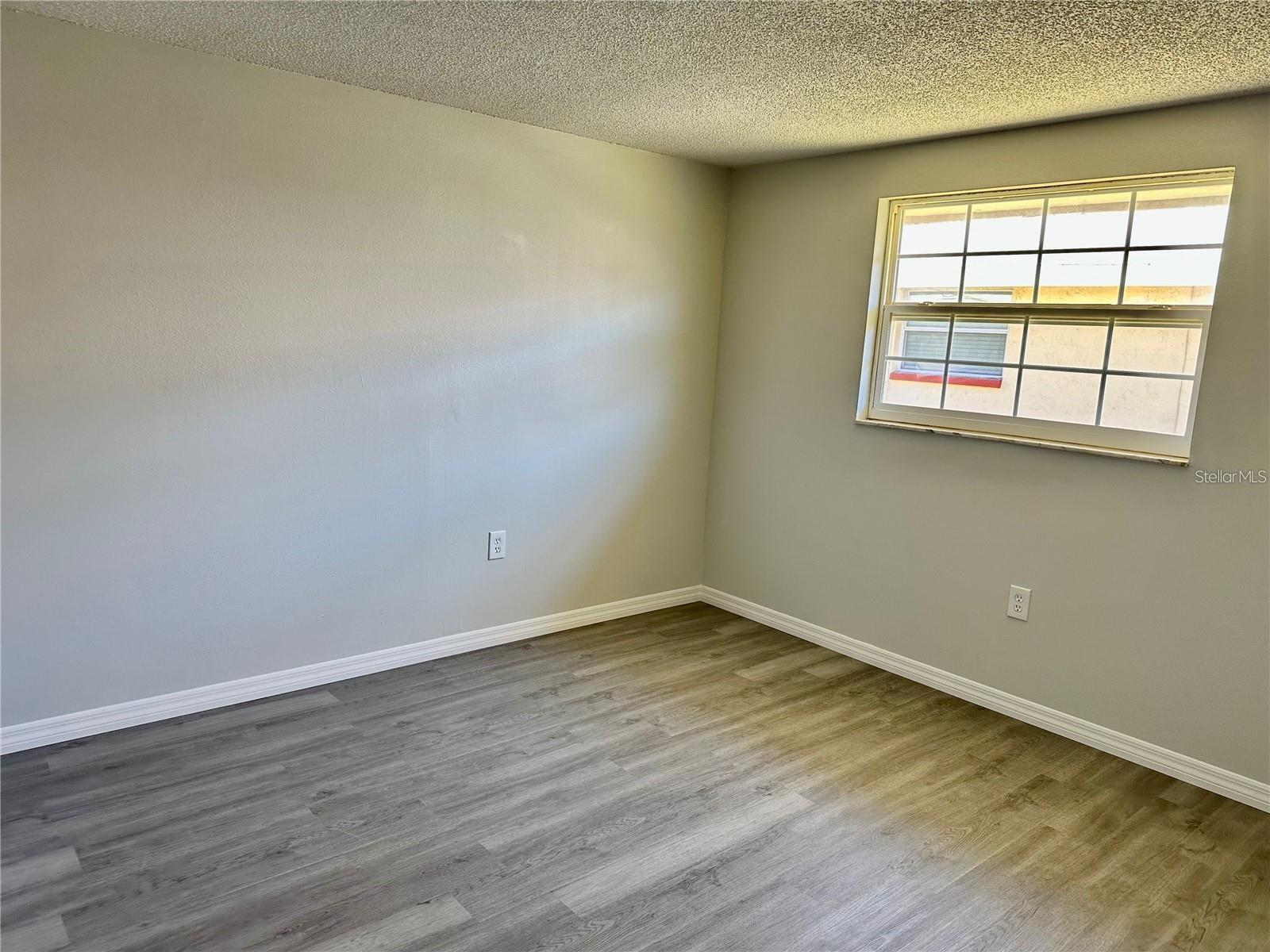 W7880728 Property Photo