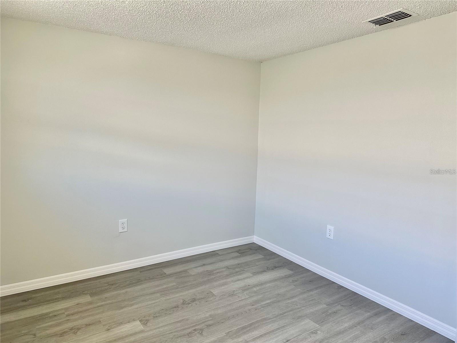 W7880728 Property Photo