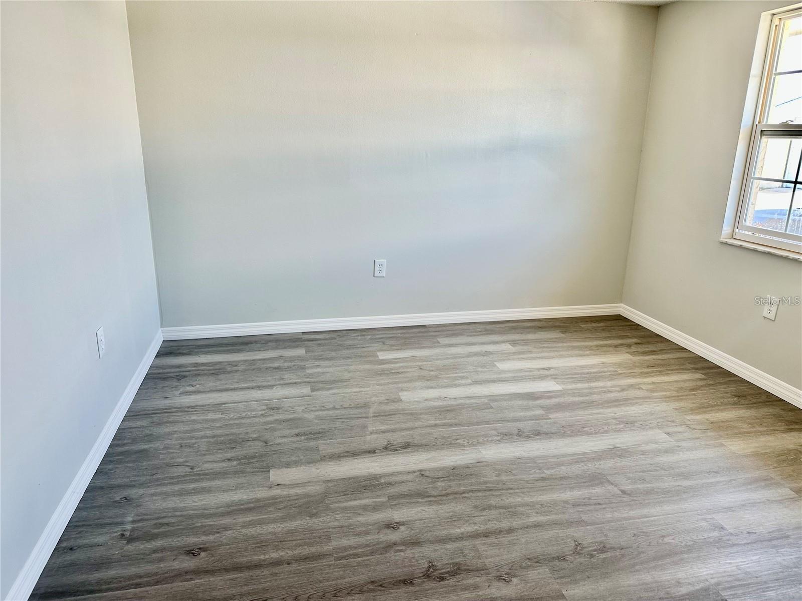 W7880728 Property Photo