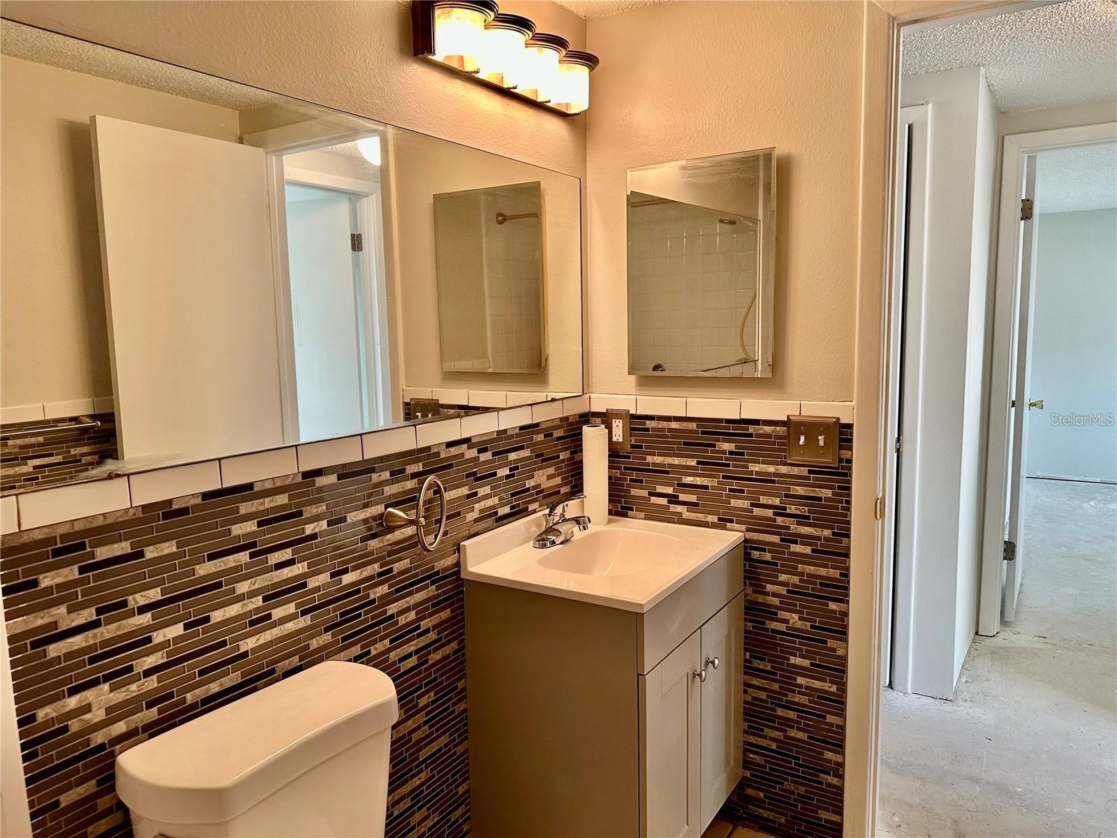 W7880728 Property Photo