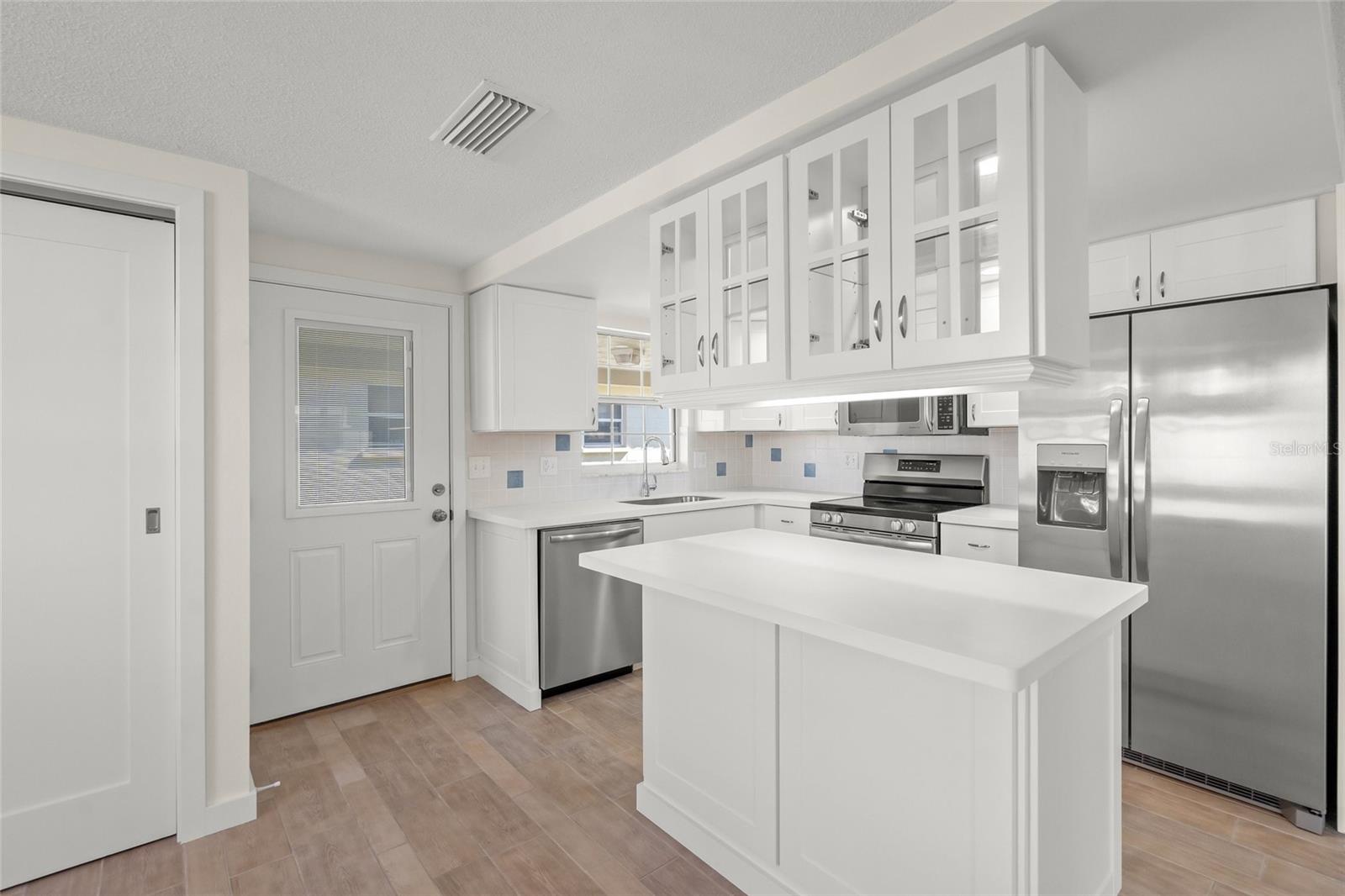 6150 MIDNIGHT PASS RD #V12, SARASOTA, FL, 34242