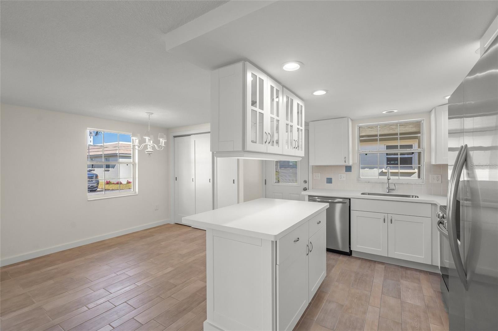 6150 MIDNIGHT PASS RD #V12, SARASOTA, FL, 34242