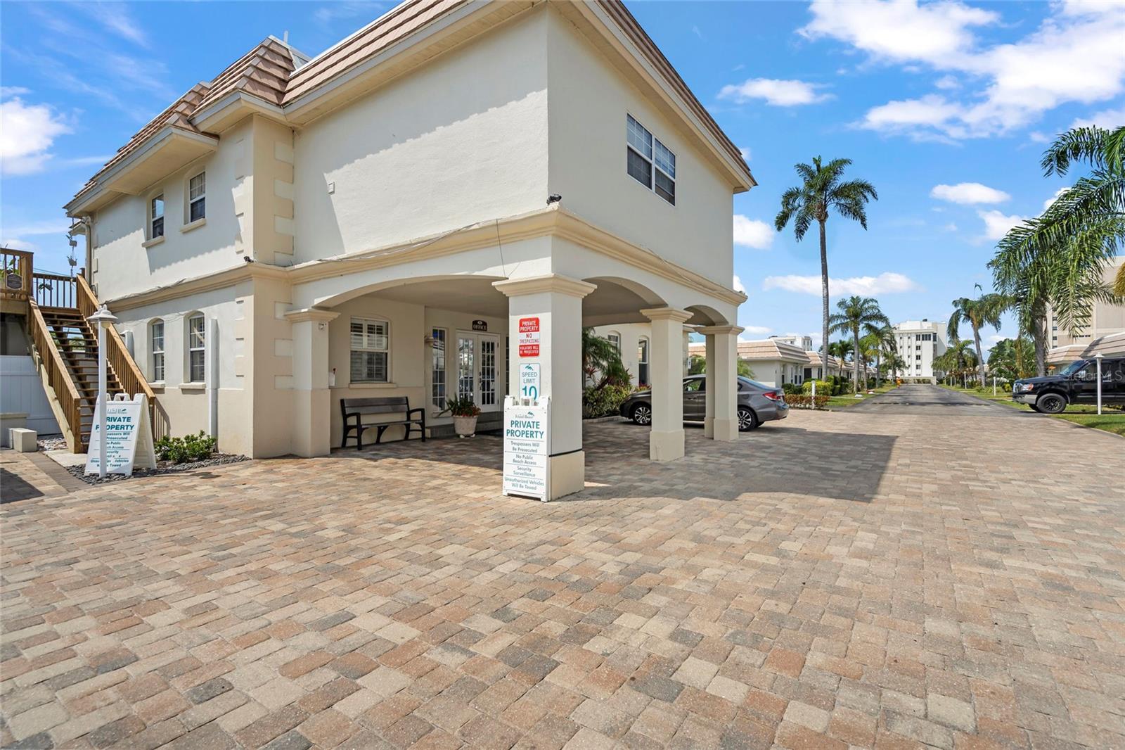 6150 MIDNIGHT PASS RD #V12, SARASOTA, FL, 34242