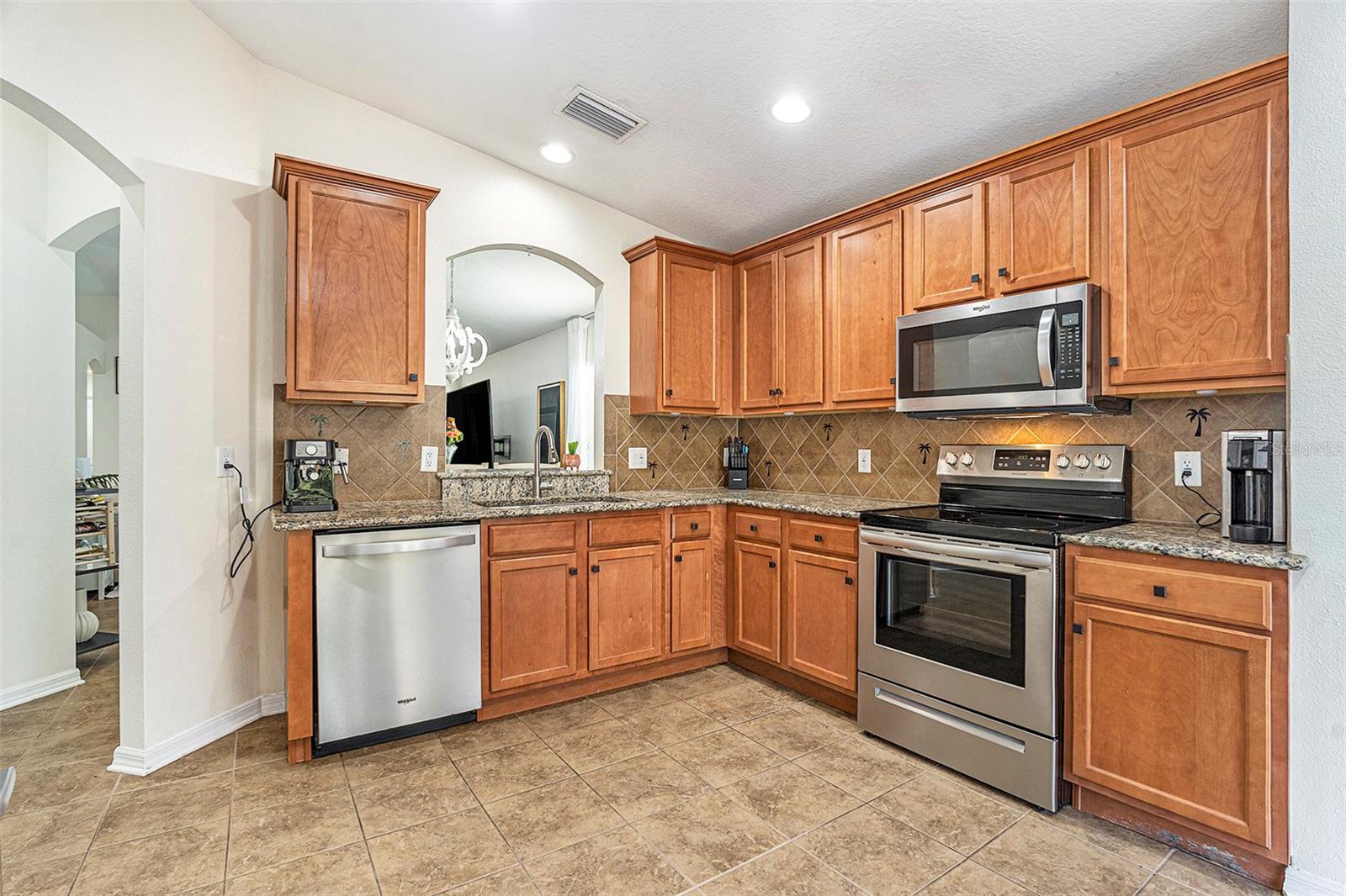 Stainless appliances & 42" cabinets too!