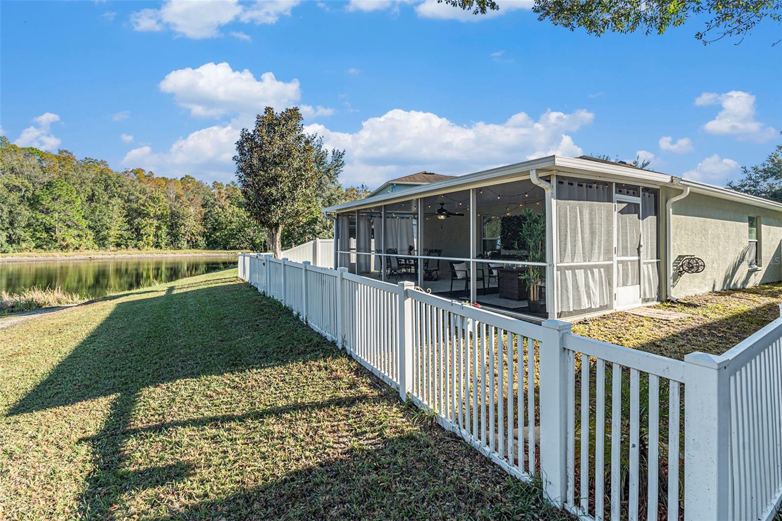 Fully fenced backyard with that spectacular view!
