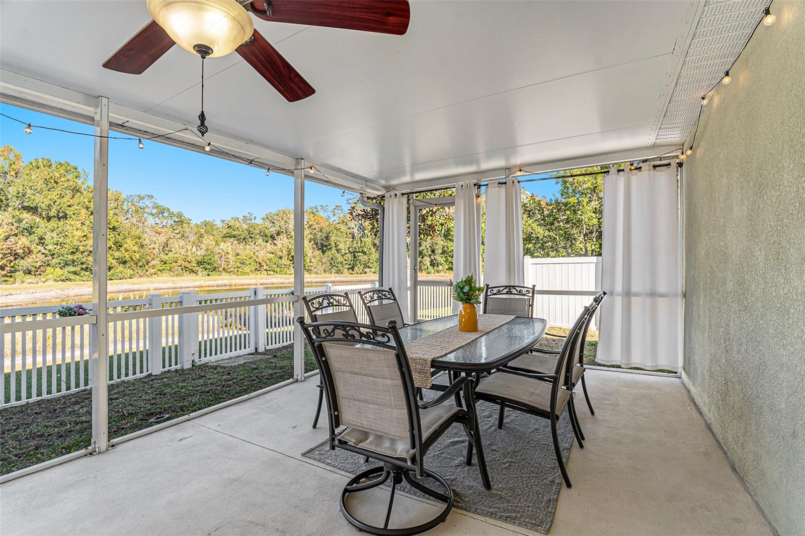 Dining alfresco never looked so good!