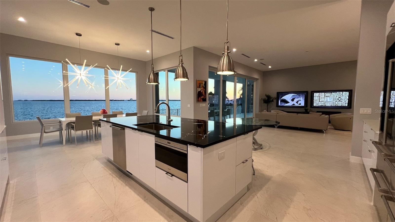 TB8448046 Property Photo