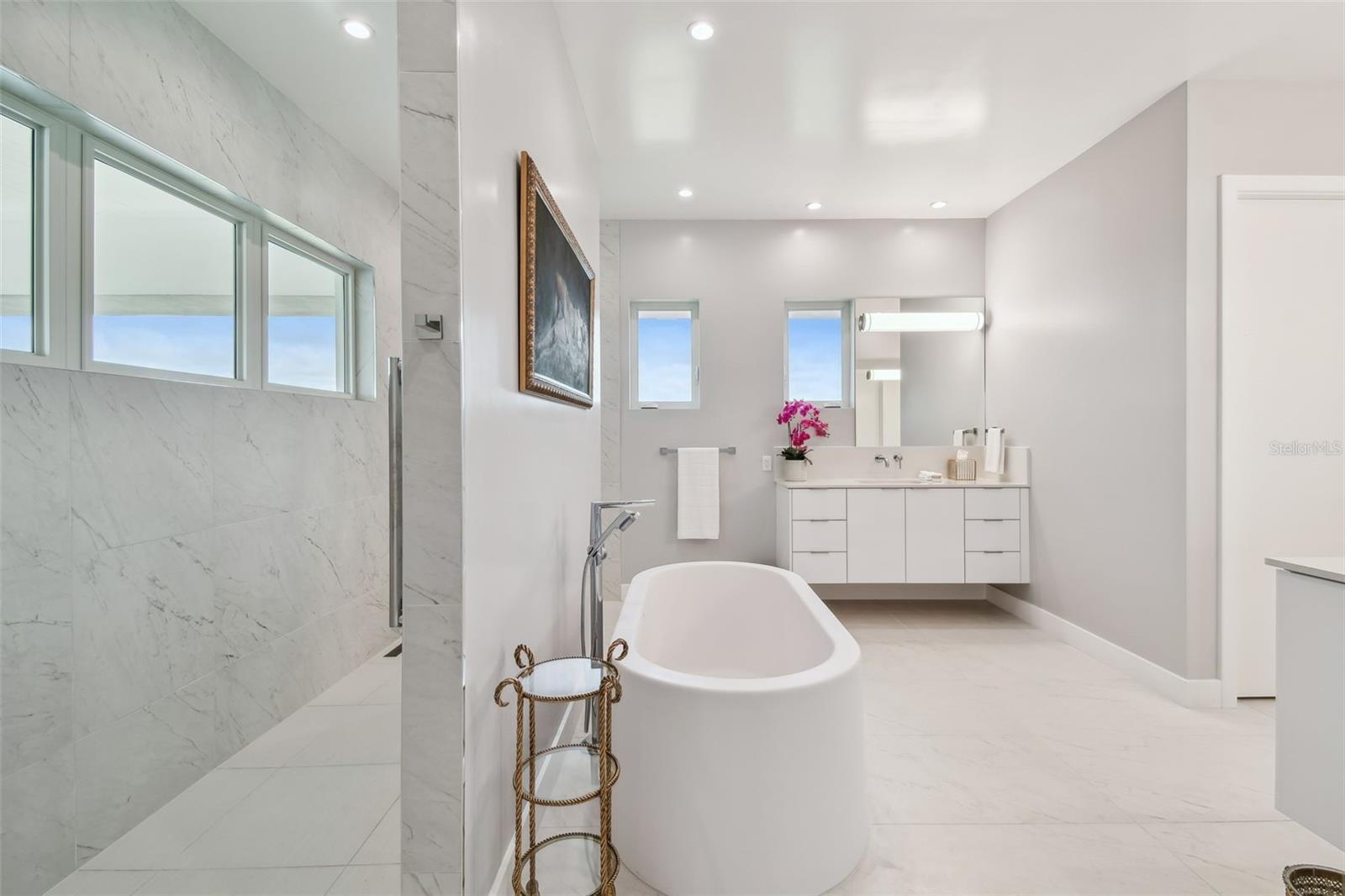 TB8448046 Property Photo