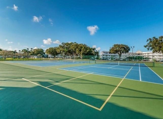 Tennis/Pickle Ball Courts