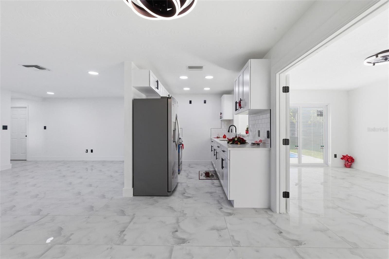 5644 AULD LN, HOLIDAY, FL, 34690