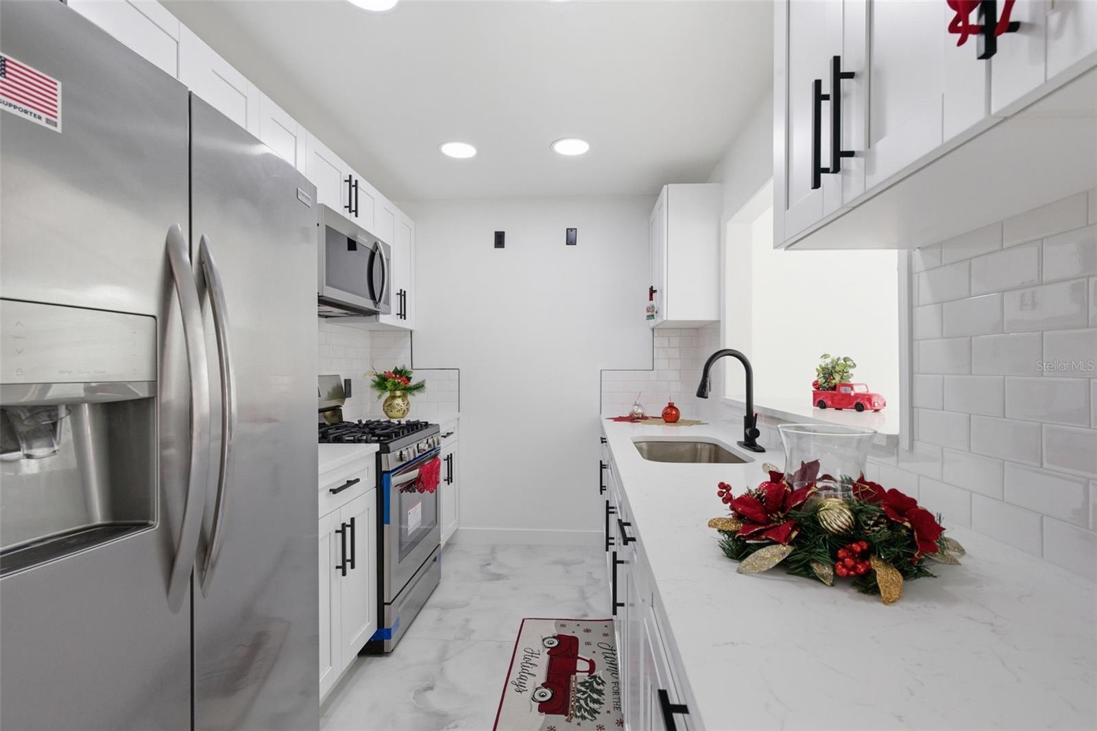 5644 AULD LN, HOLIDAY, FL, 34690