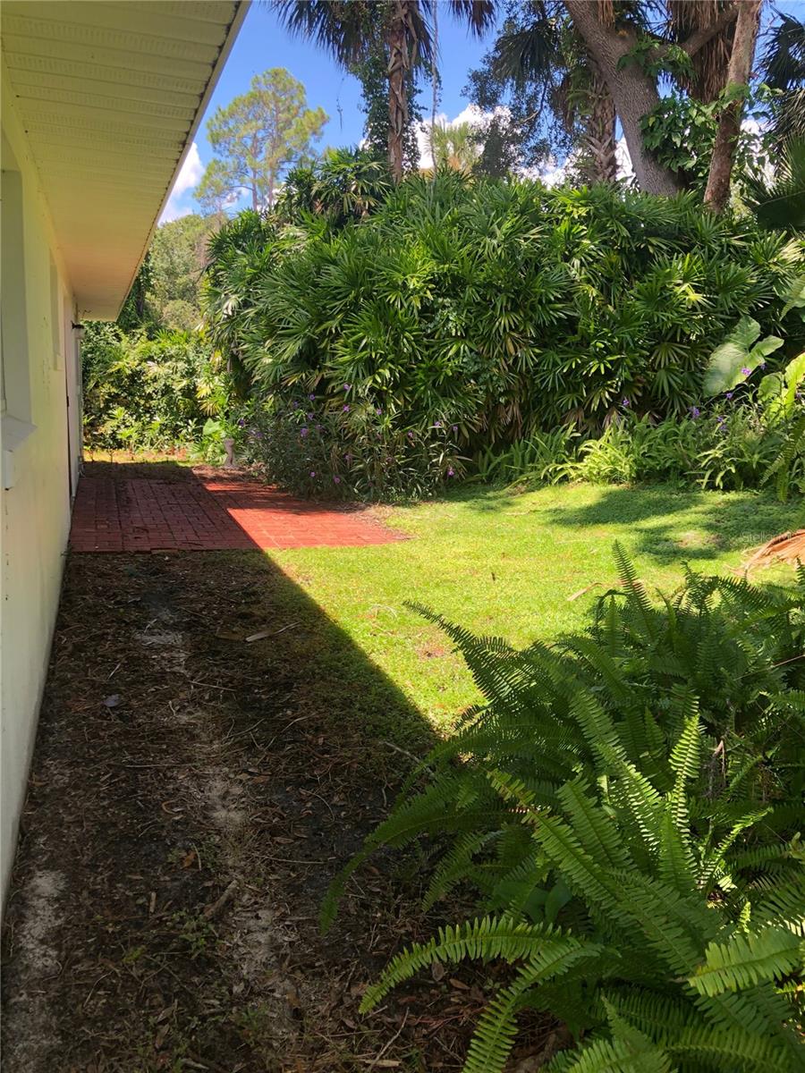 1120 N BRICKELL DR, DELTONA, FL, 32725