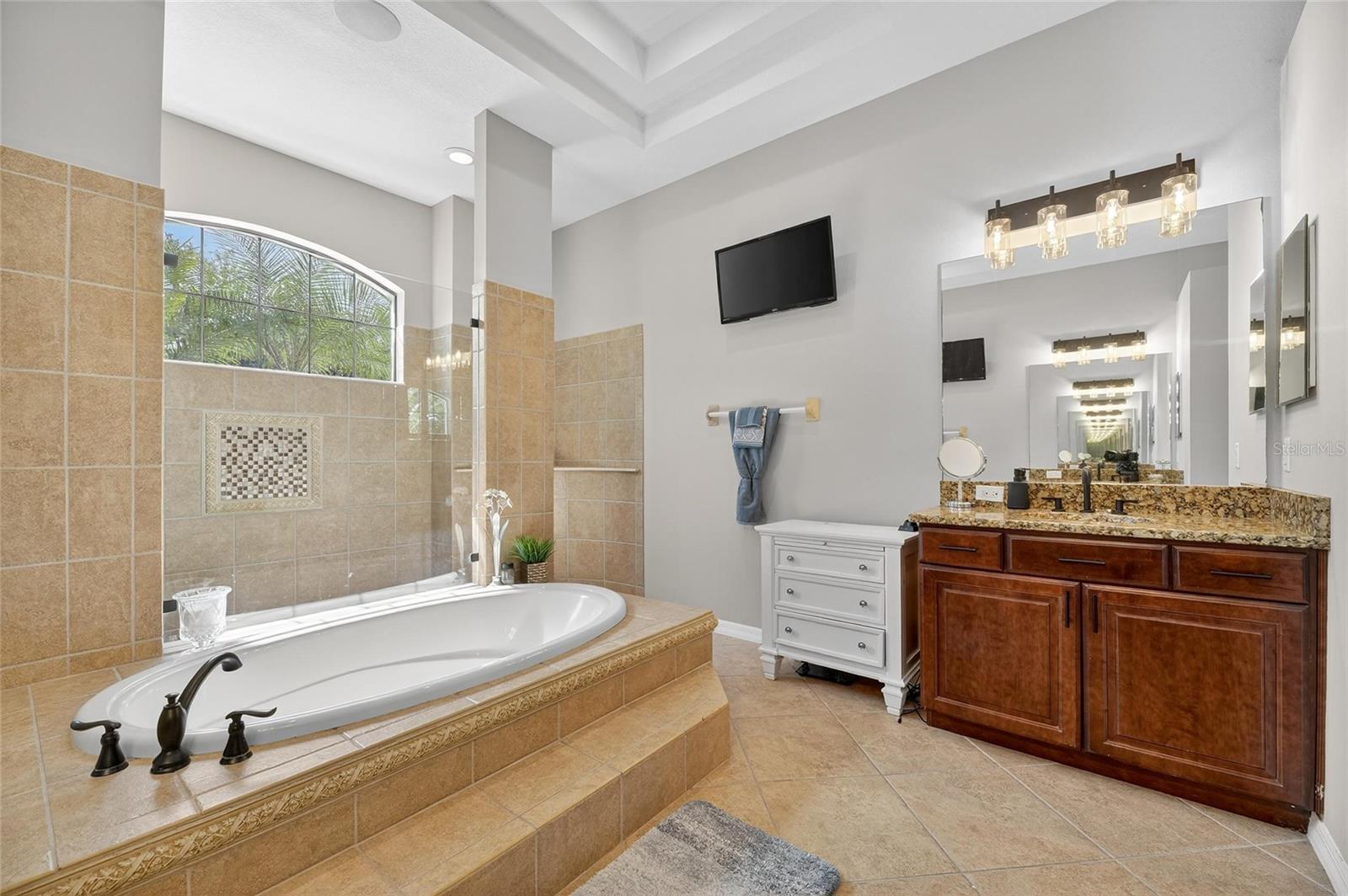 121 FALLING WATER DR, BRANDON, FL, 33511