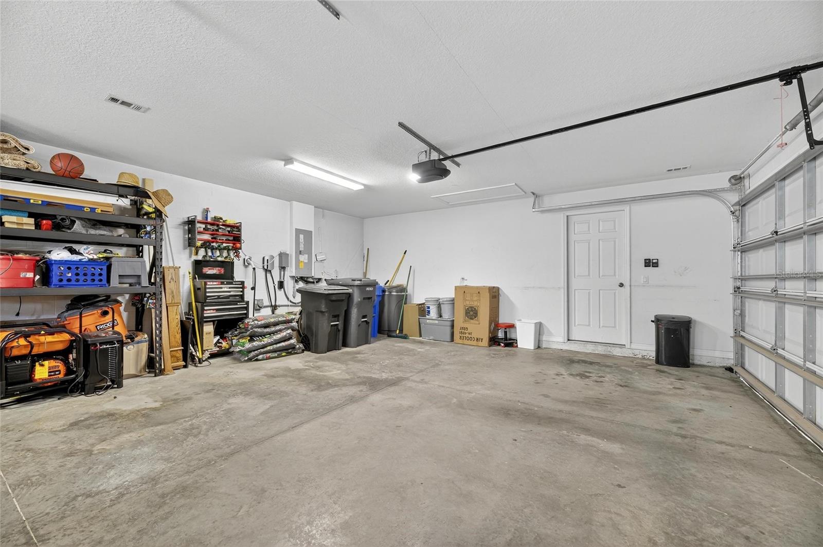 121 FALLING WATER DR, BRANDON, FL, 33511