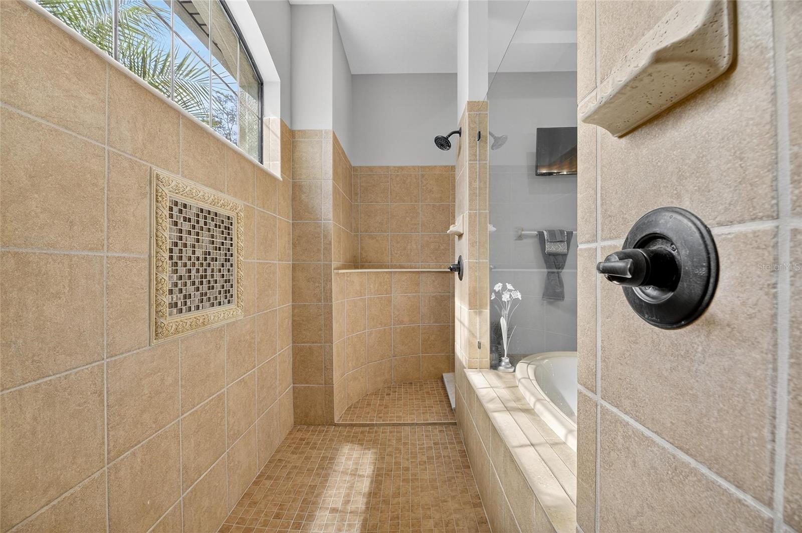 121 FALLING WATER DR, BRANDON, FL, 33511