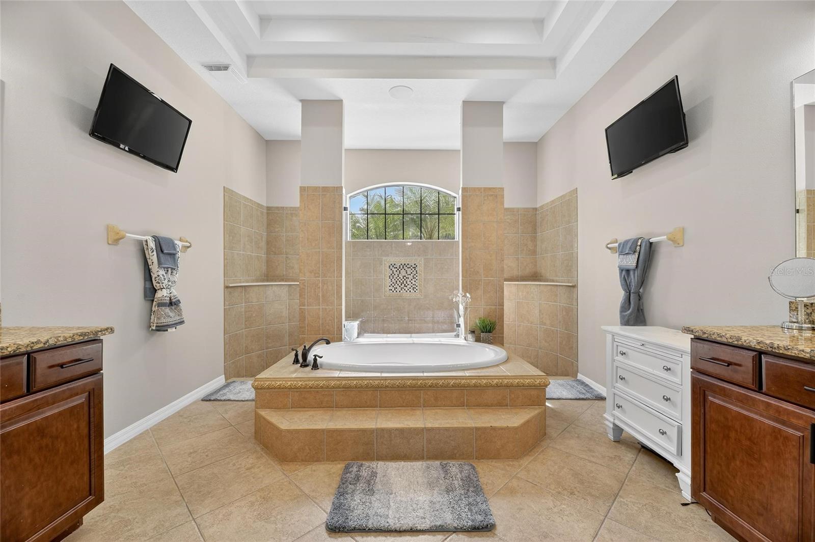 121 FALLING WATER DR, BRANDON, FL, 33511