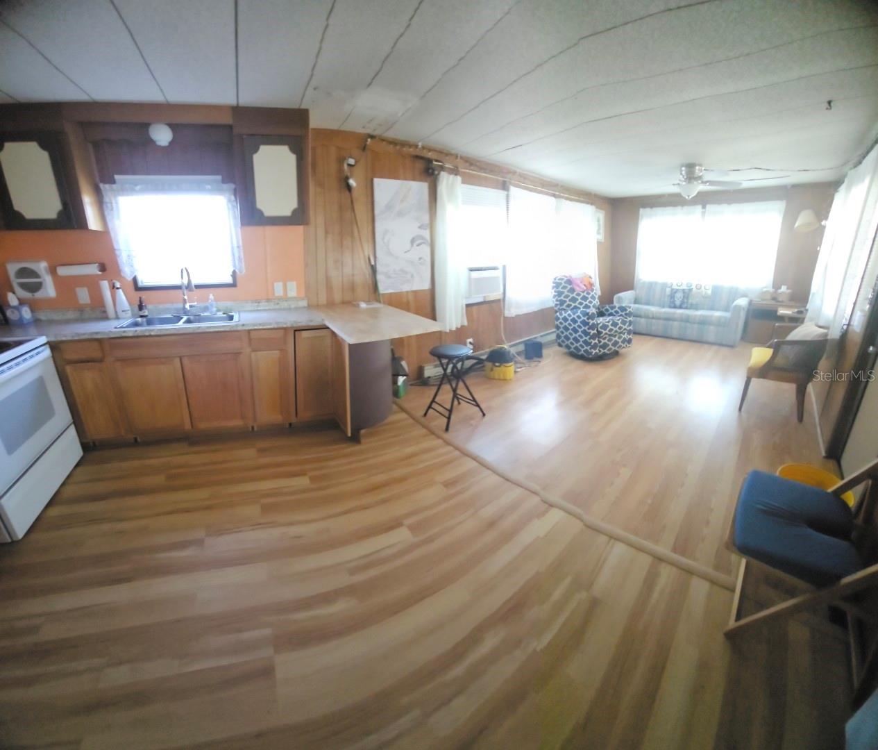 TB8448111 Property Photo